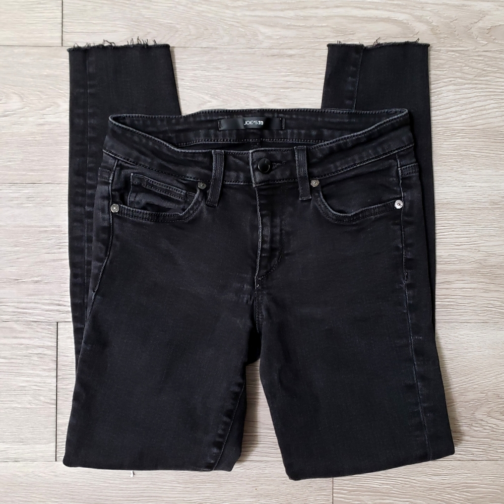 Joe's Jeans Nadia size 26 The Skinny mid rise raw hem denim jean black